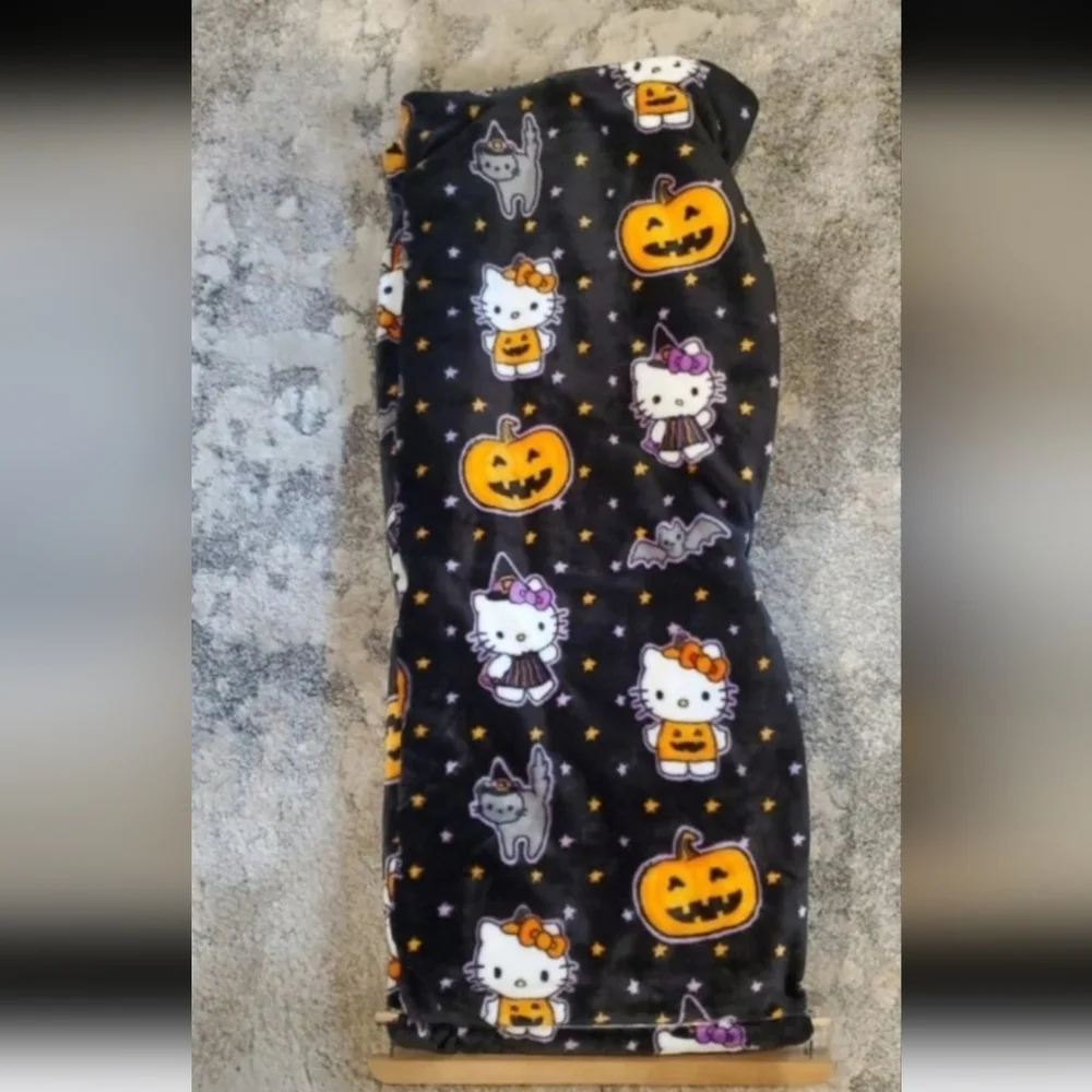 Halloween Hello Kitty Blanket-NWT